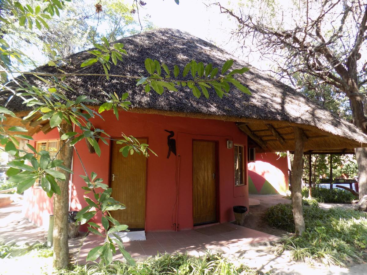 Jump Street Chalets Maun Zewnętrze zdjęcie