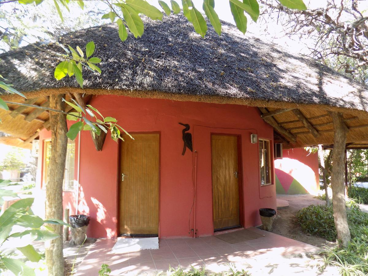 Jump Street Chalets Maun Zewnętrze zdjęcie
