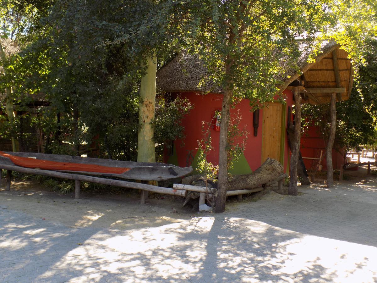 Jump Street Chalets Maun Zewnętrze zdjęcie